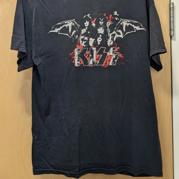 KISS - Picture 3 of 4